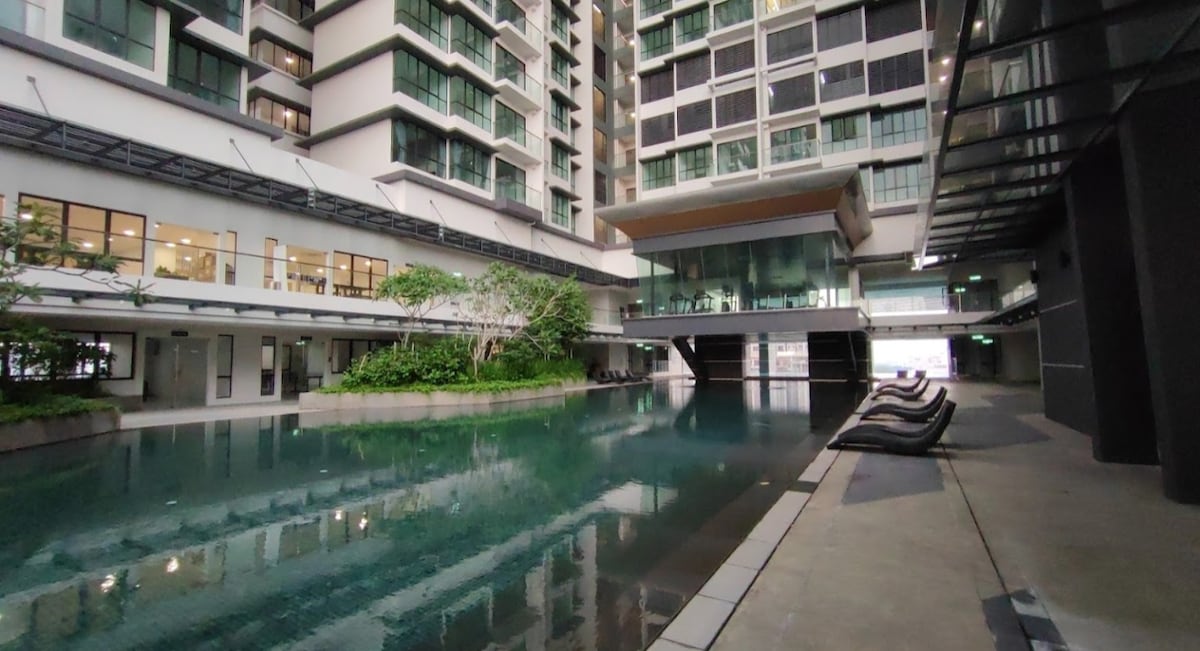 Pool Heaven beside Velocity Mall & MRT station 3BR