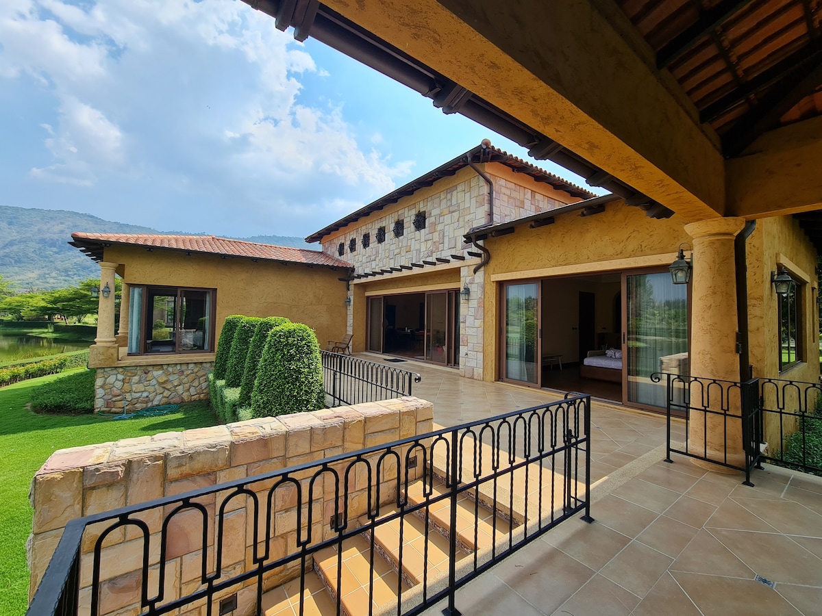 Toscana valley villa 319