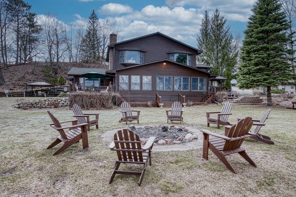 Birch lake retreat -suitable for large groups
