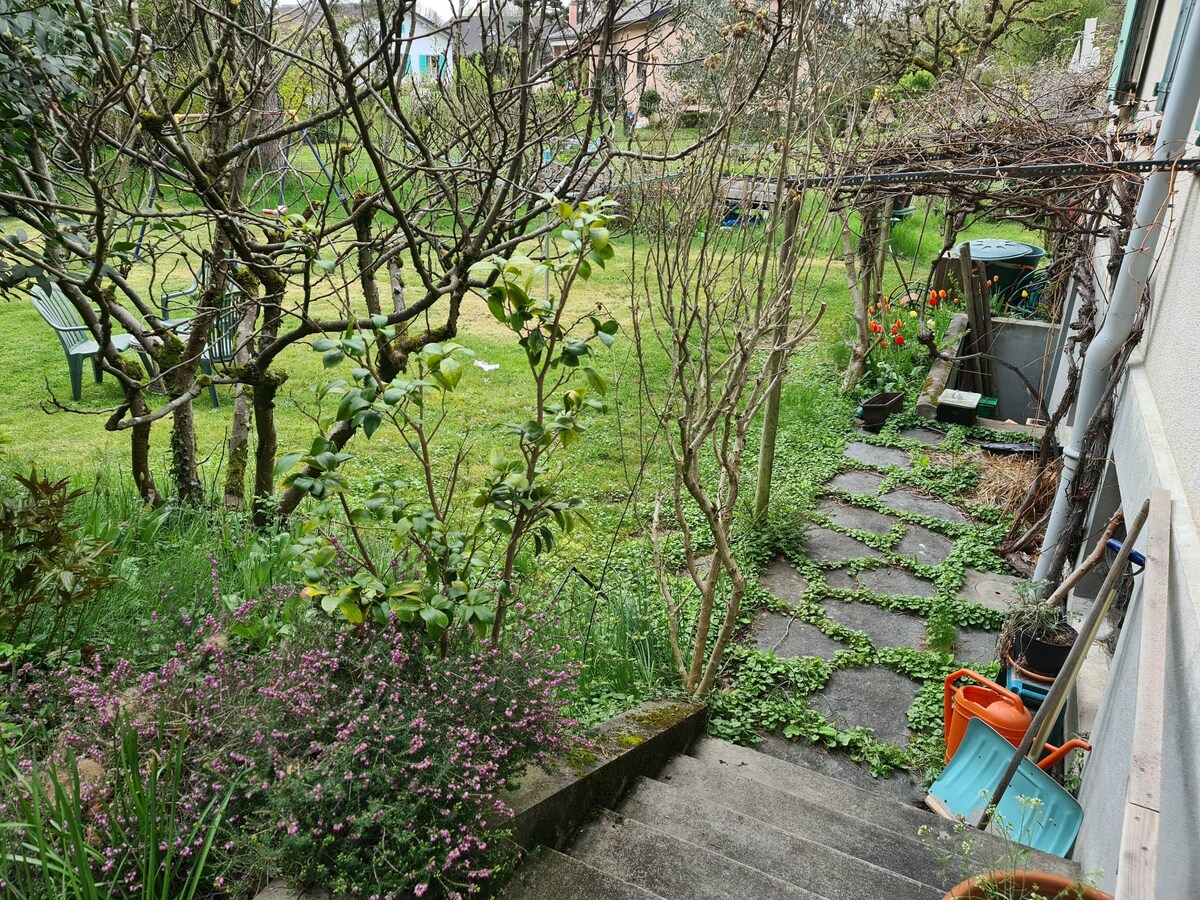 Chambre avec vue sur le jardin