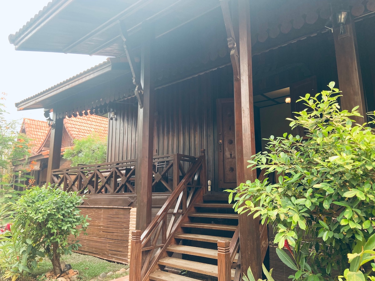 Bungalow/Near mekong river/Nice garden/Double Bed