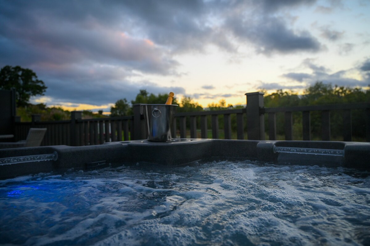 Luxury Highland Pod with Hot Tub