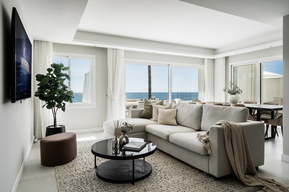 Unique Luxury 3 Bed Beachfront Penthouse