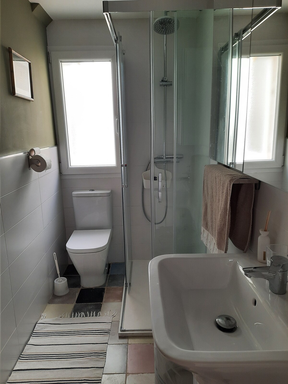 Habitación cómoda y céntrica con baño privado.