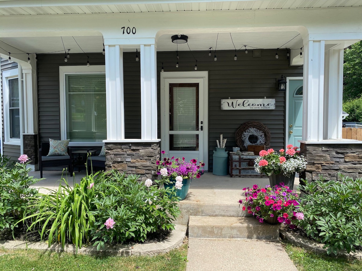 Cozy Upper Flat in New Glarus