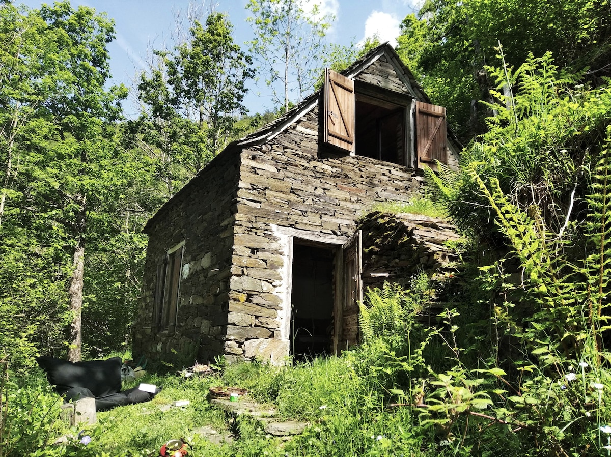 Grange isolée en montagne