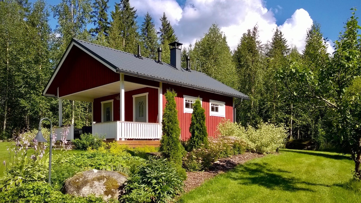 Tunnelmallinen saunamökki