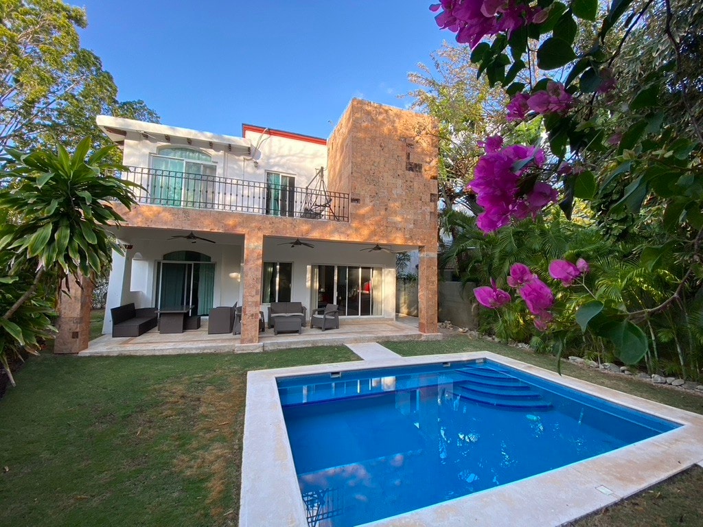 Amazing villa private pool 200mt from the beach