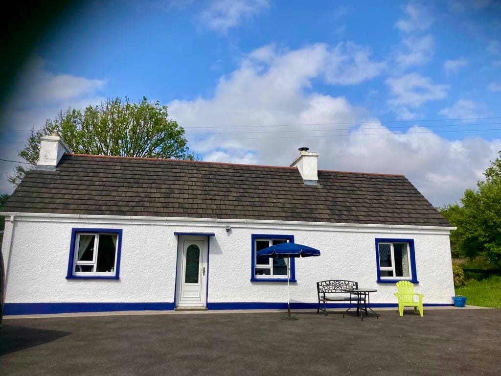 Cosy Cottage in Hills of Donegal