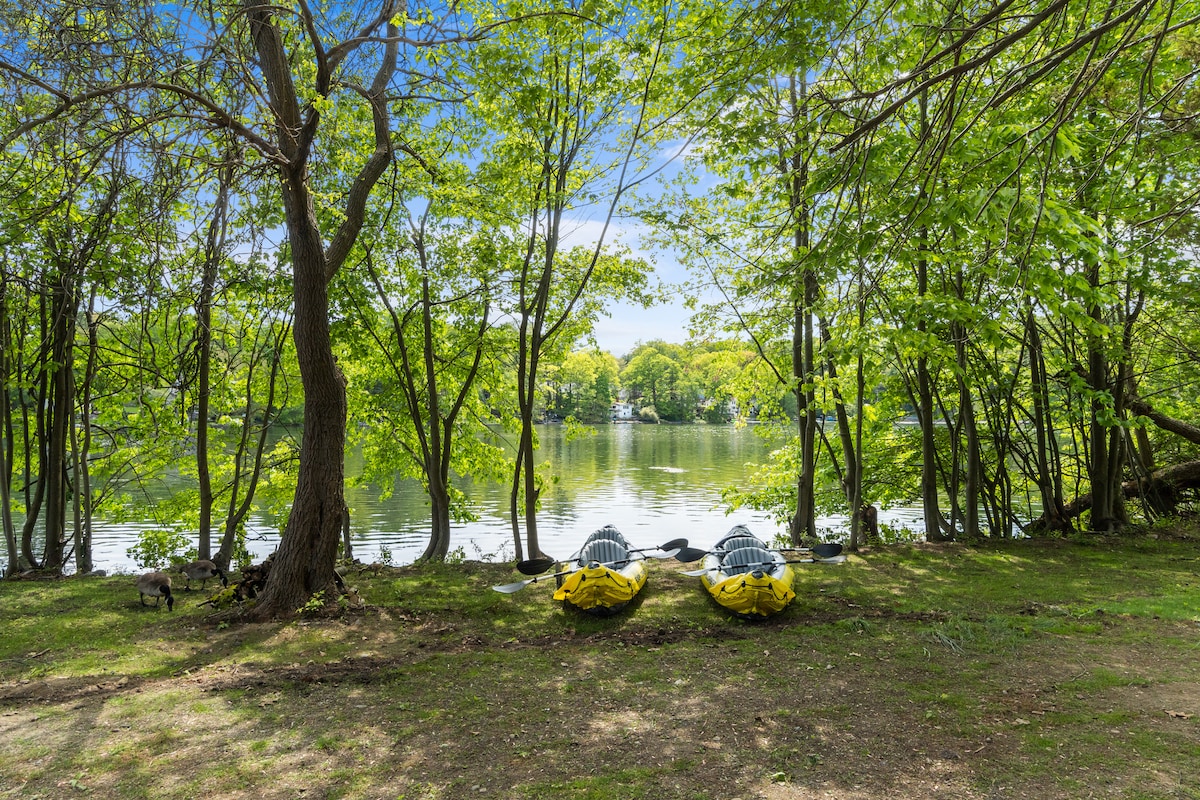 Crystal Wave LakeHouse