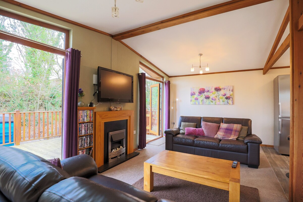 Devon Comfort Lodge - A Stylish Getaway in Devon