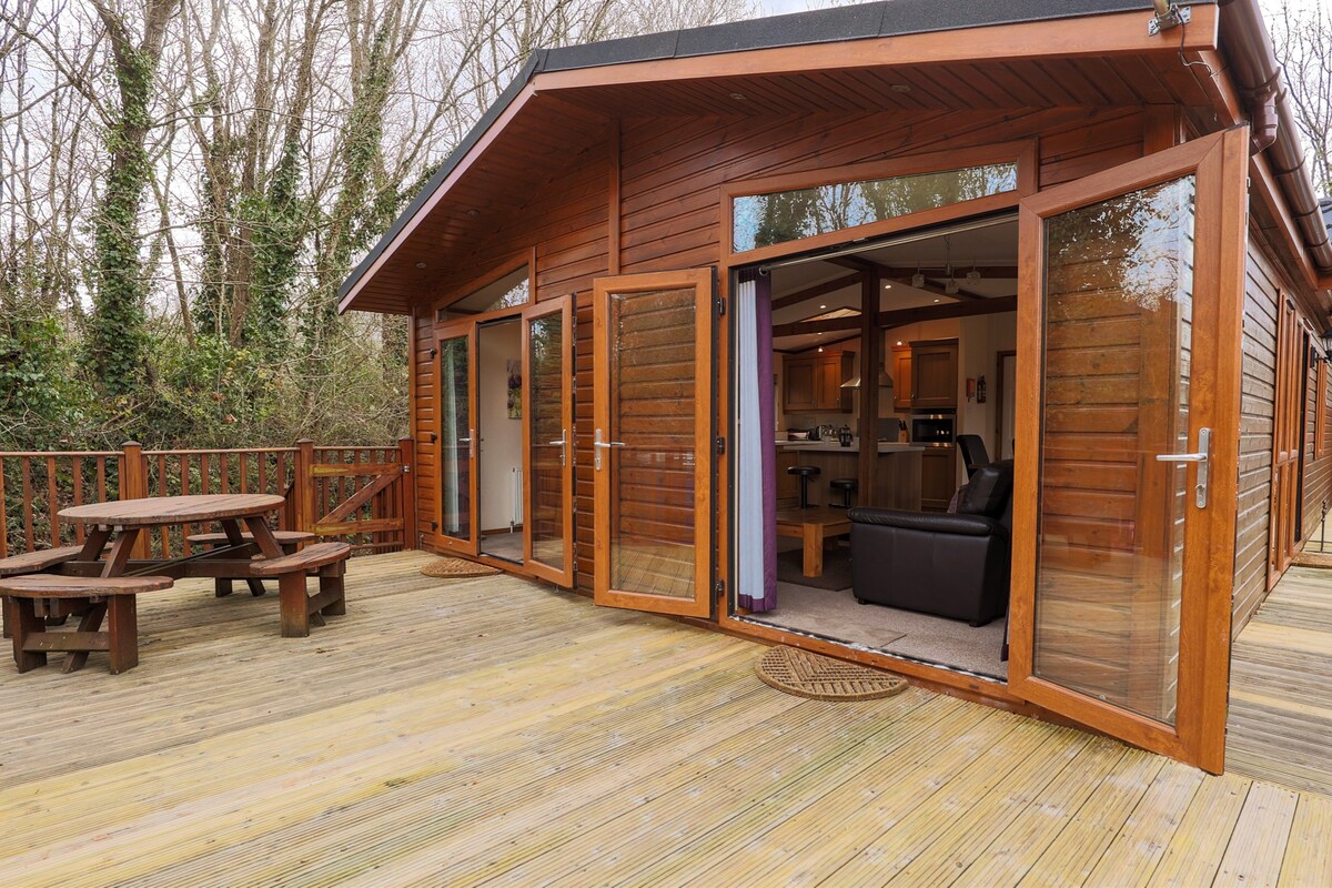 Devon Comfort Lodge - A Stylish Getaway in Devon