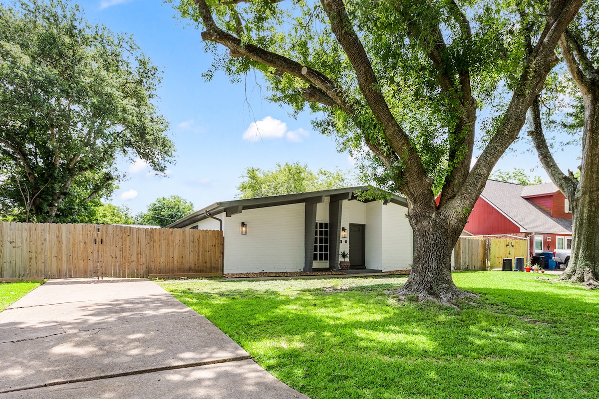 Family Friendly Highland Terrace Home