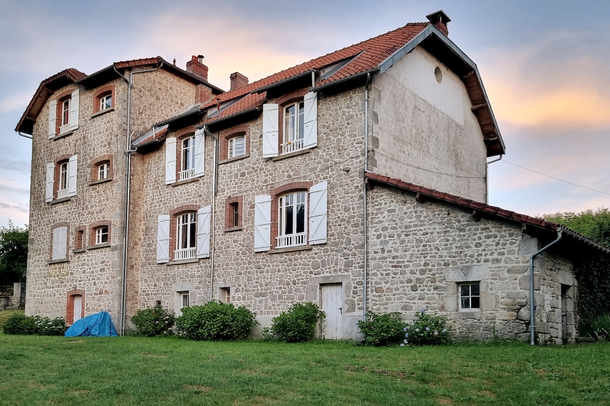 Bon Chez Nous/Kamer Belle Nouvelle