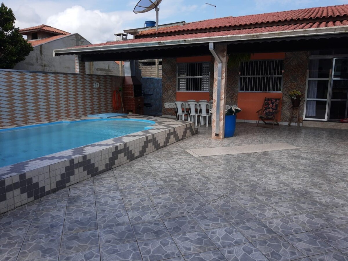 Casa com Piscina e WIFI em Ilha Comprida