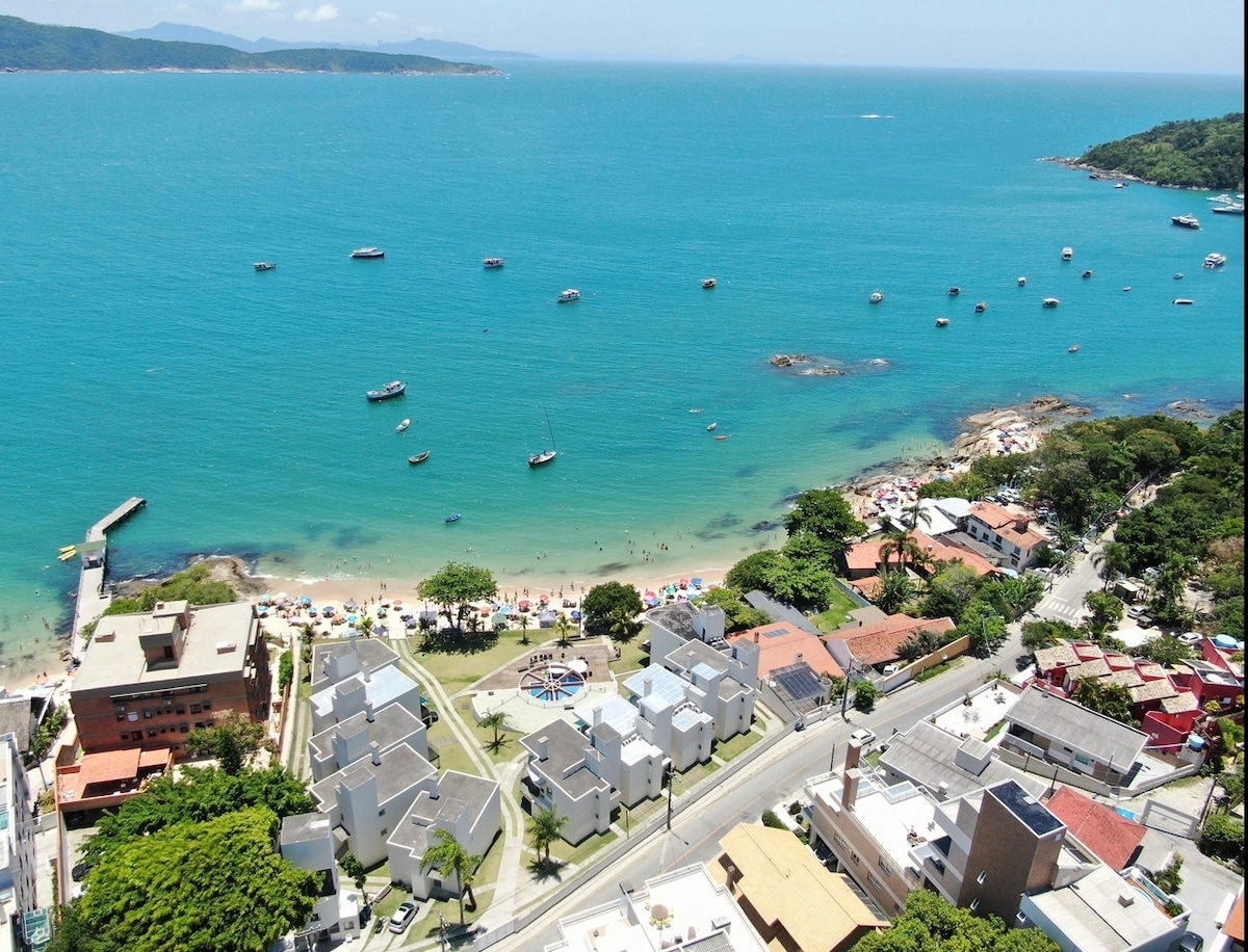 Pé na areia Bombinhas