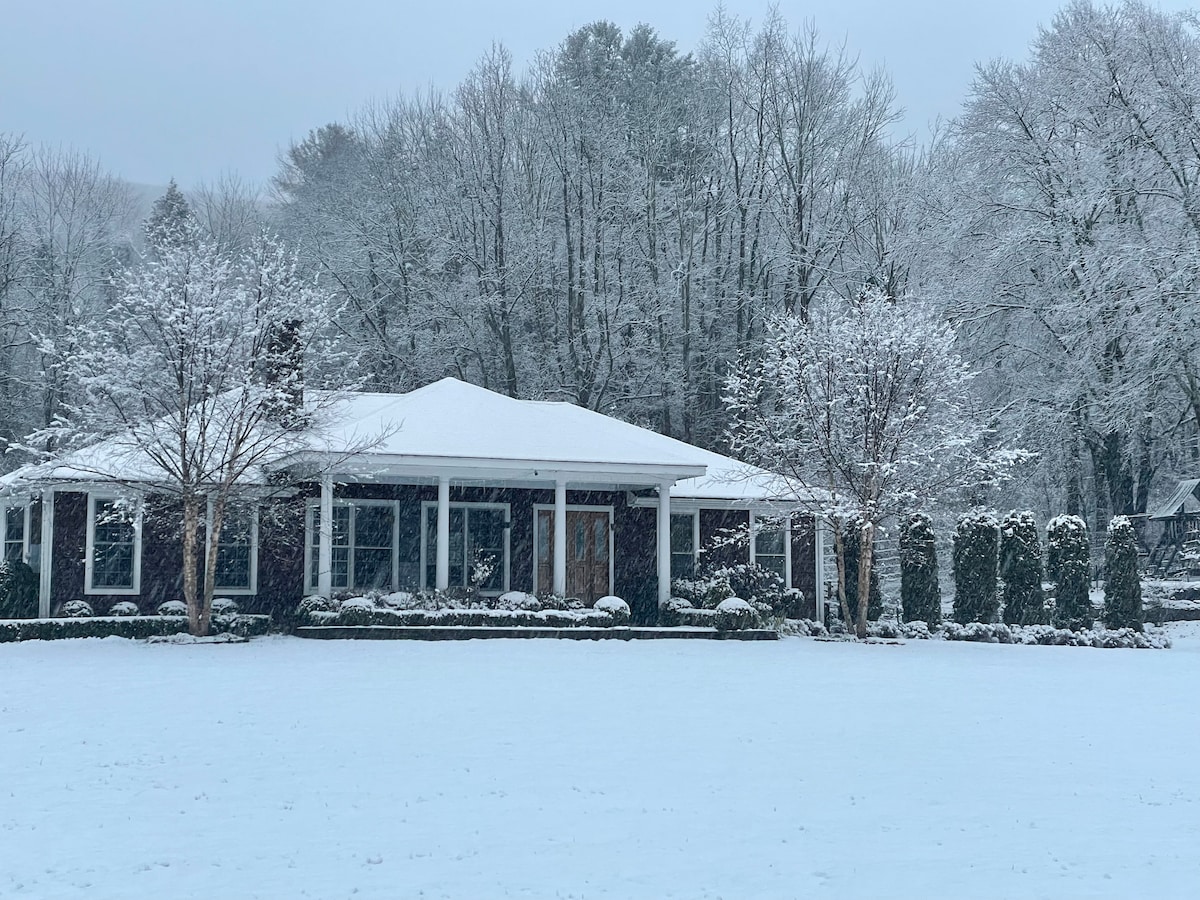 Beautiful Cabin in Cornwall CT.