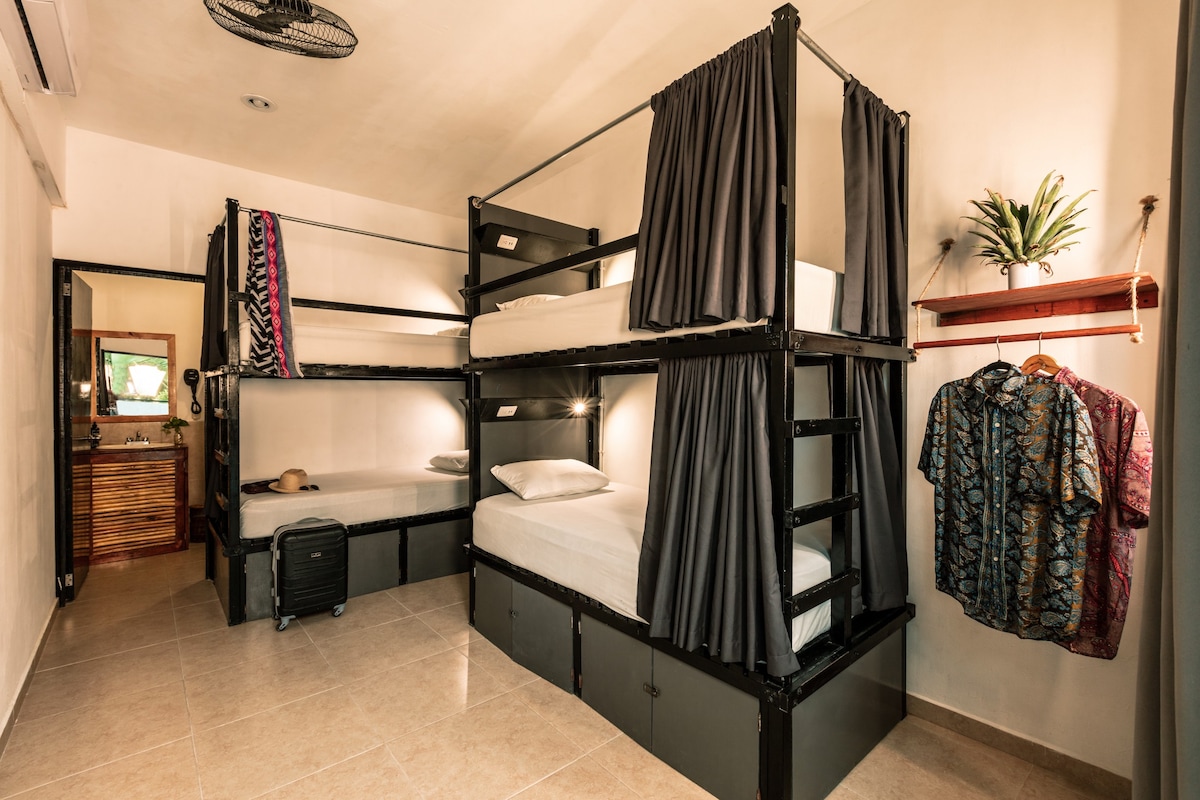 Bed in 4-beds Mixed Dorm - Che Holbox Hostel & Bar