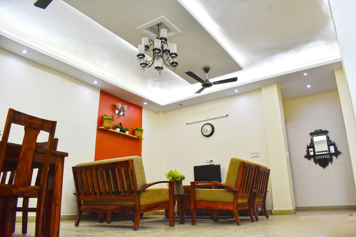 1BHK Lovely Room With Warmness + Kitchen