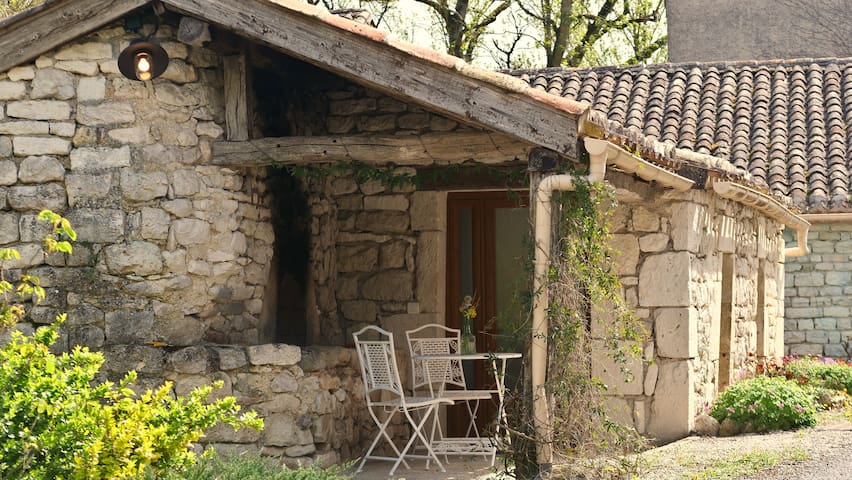 Montcuq-en-Quercy-Blanc的民宿