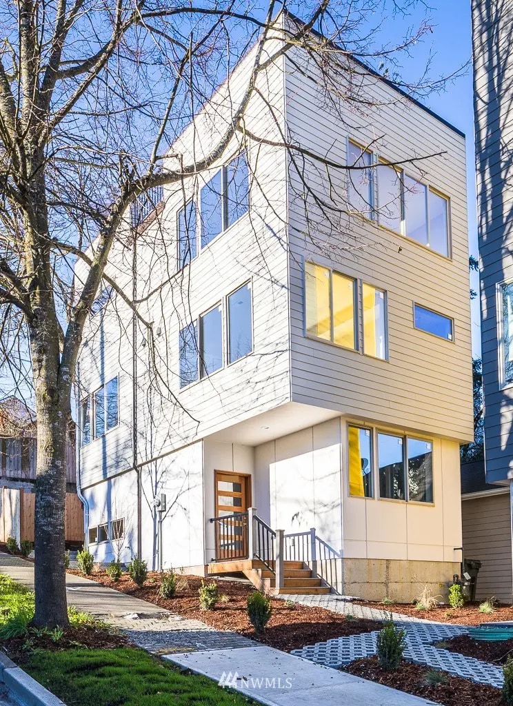 Your Seattle Oasis: Rooftop Patio, 3BR/2BA House