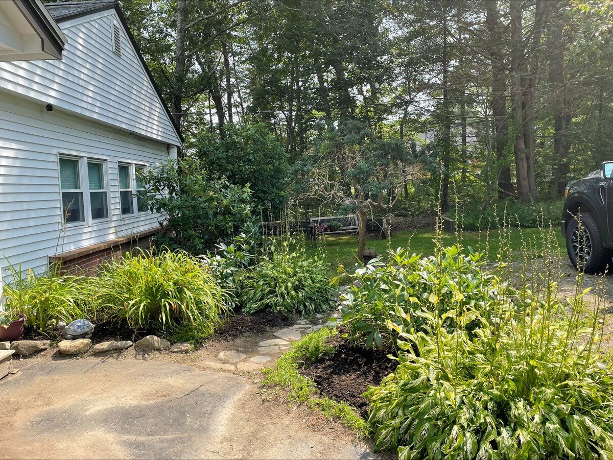 Charming Boothbay Cottage