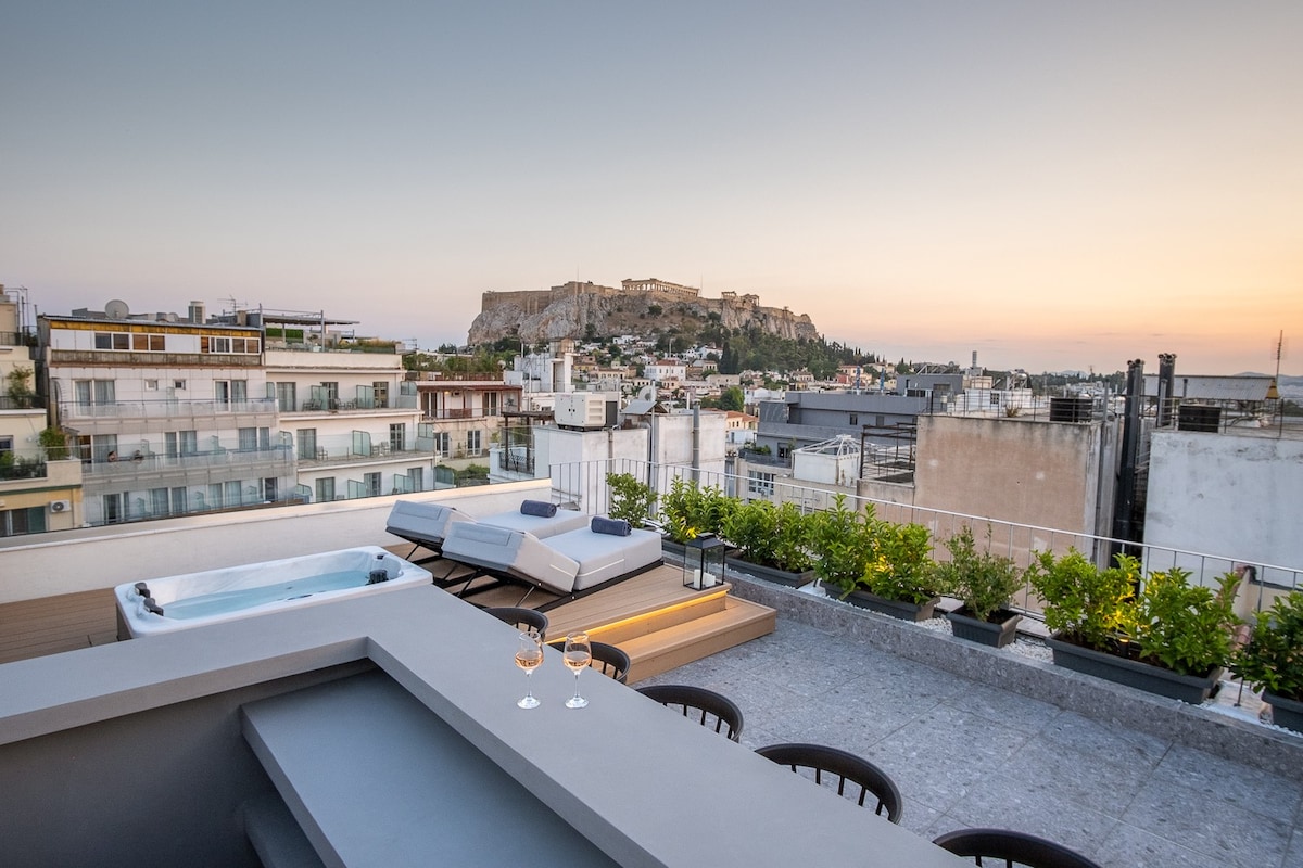 Eclectic Acropolis Rooftop Loft