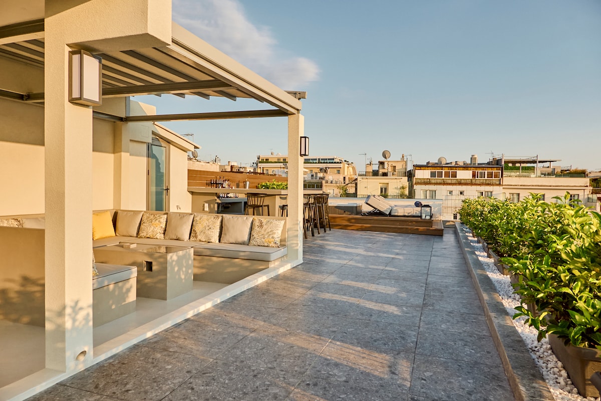 Eclectic Acropolis Rooftop Loft