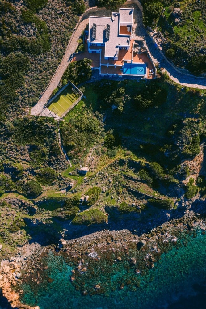 Villa Delfini, beachfront, best 2-16 guests, Syros