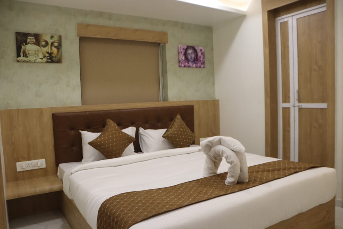 Signum Spacious Room - Rajkot