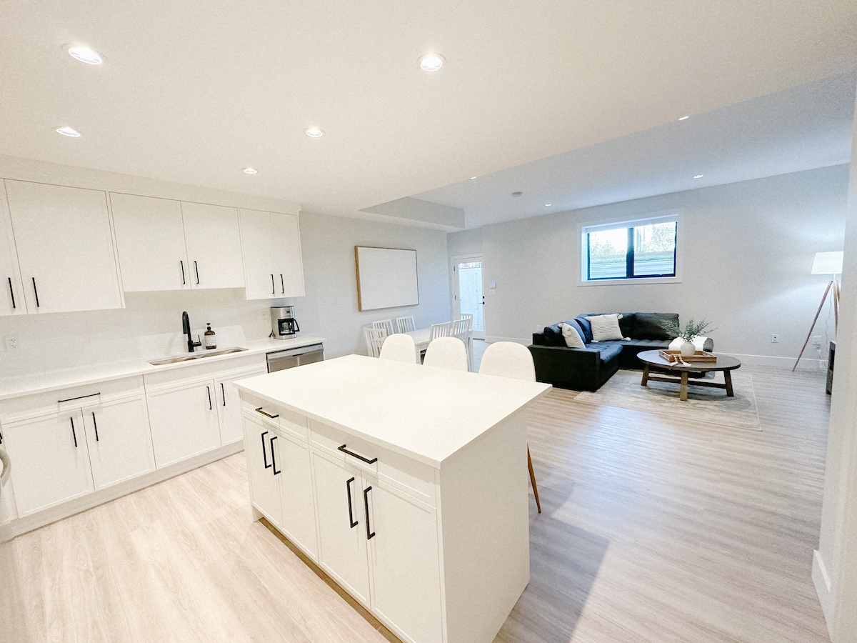 Brand New Modern 2 Bedroom Suite