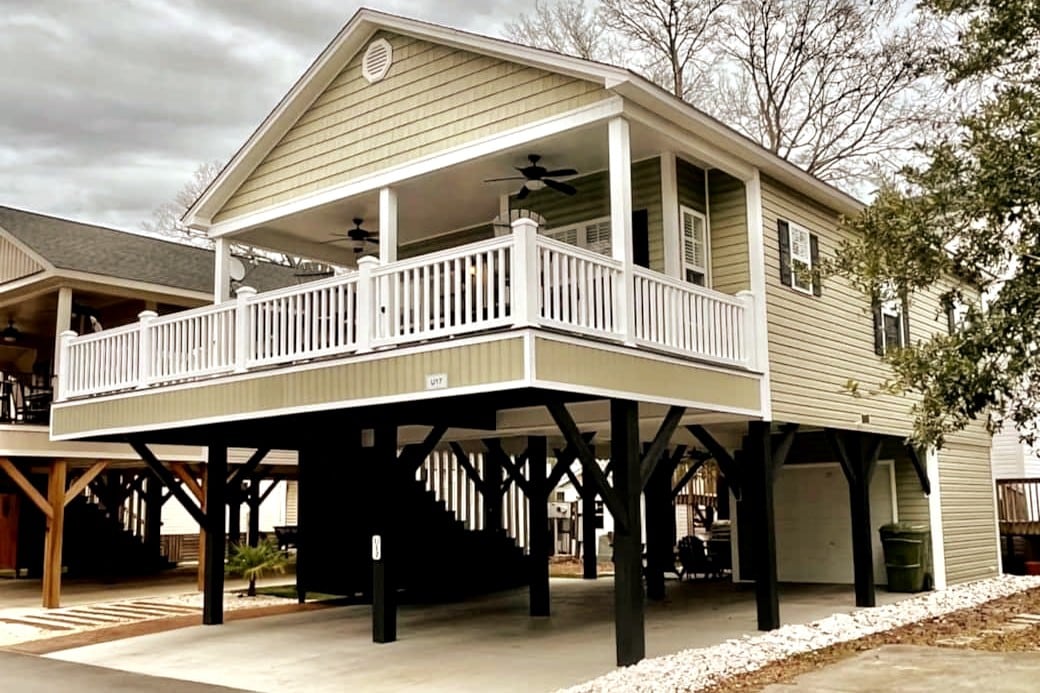 Upscale Beach house, quiet area