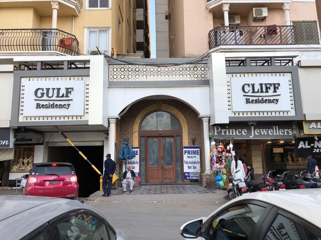 Modern 4 Bdr Apartment in Clifton Karachi