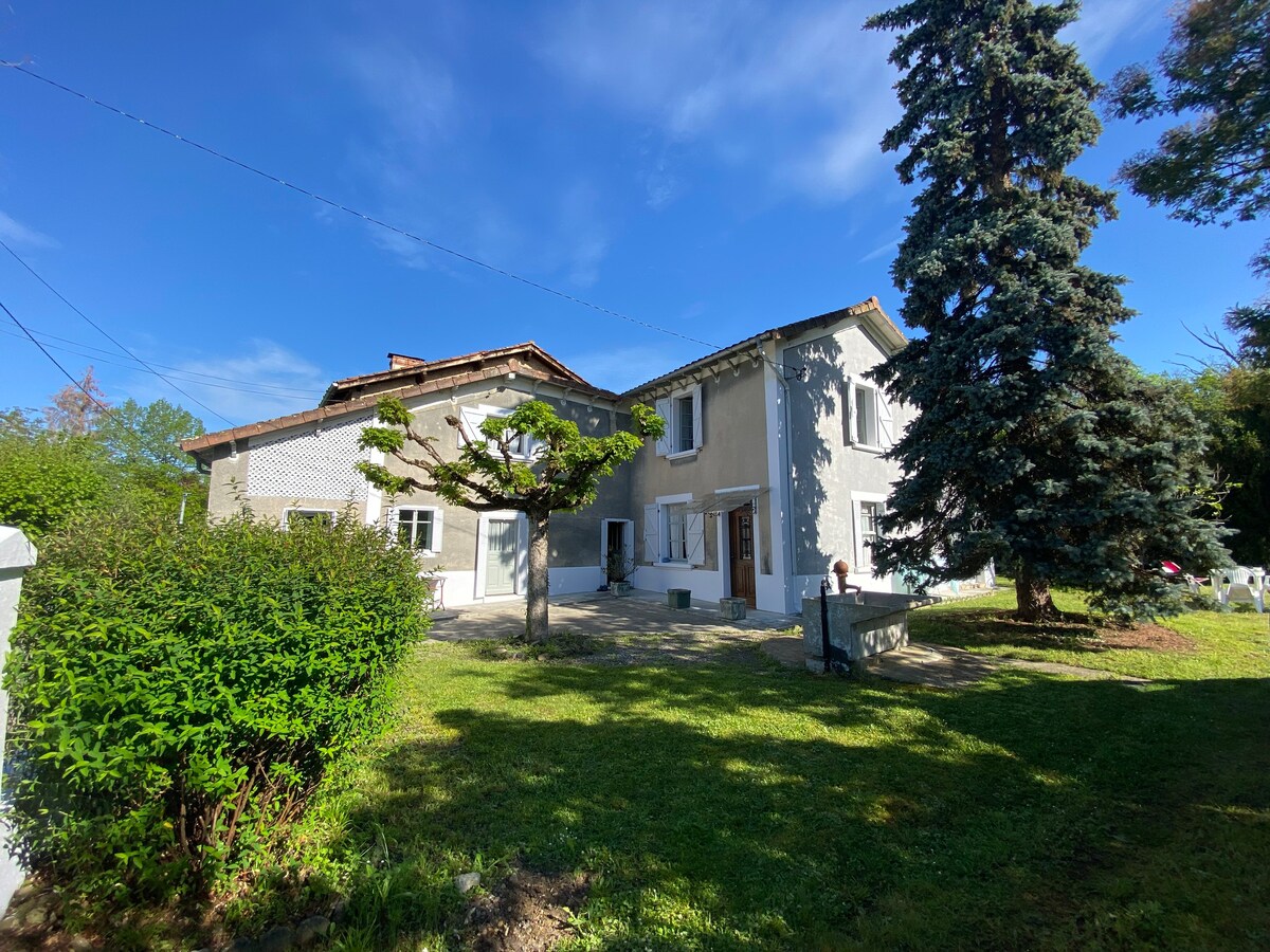 Maison de famille dans les Hautes Pyrénnées/ Gers