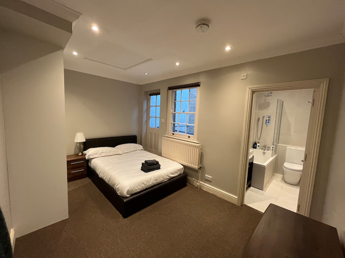 Superb En-Suite bedroom