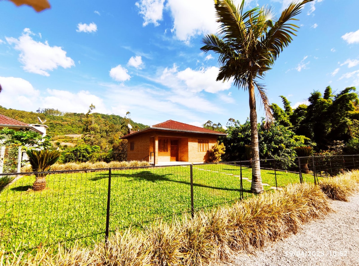 Casa de campo com acesso ao Rio