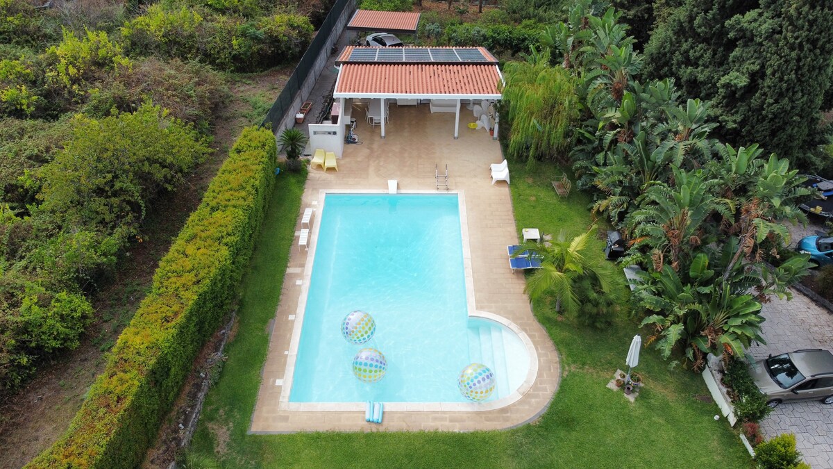 La Casa diLà - Moderna villa con piscina condivisa
