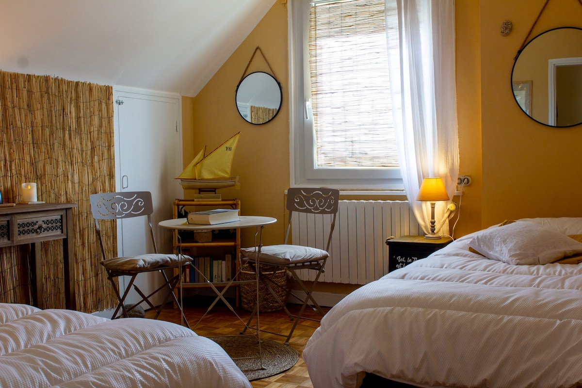 Chambre "Cosy 2" dans maison de quartier