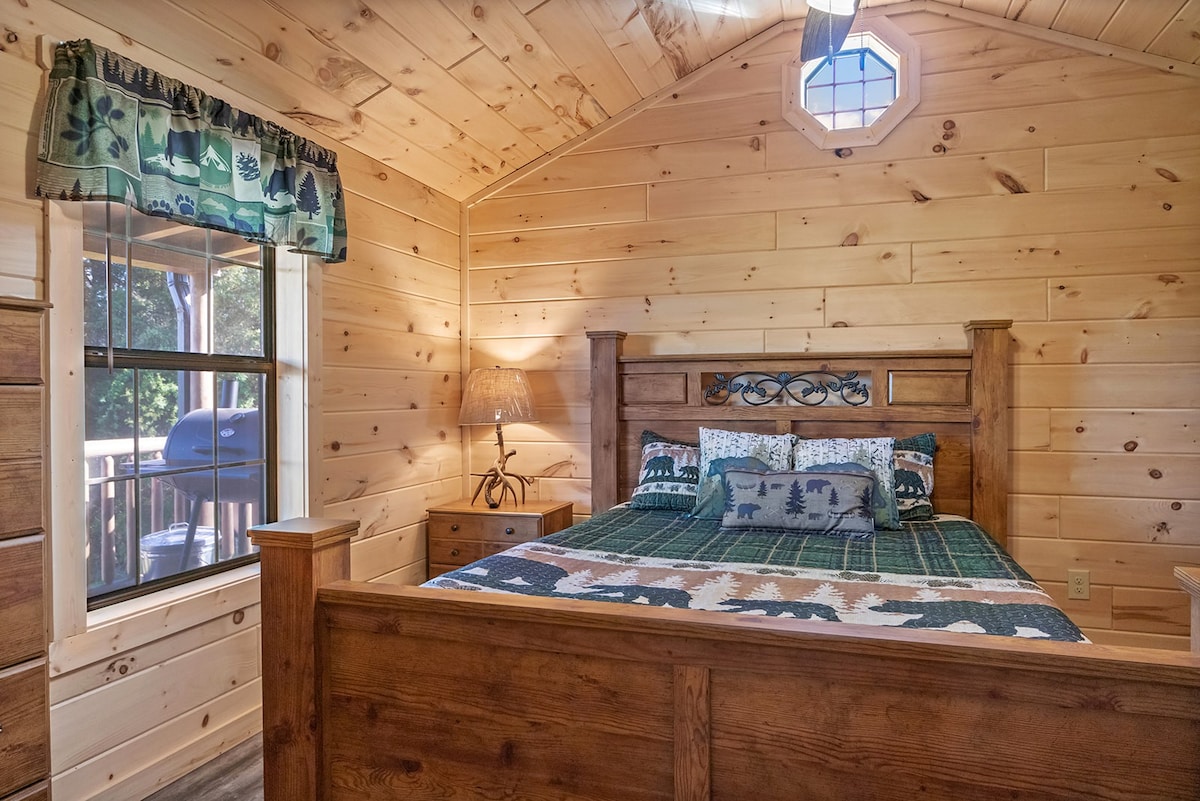 Cozy Hillside Cabin 2/1 Peaceful