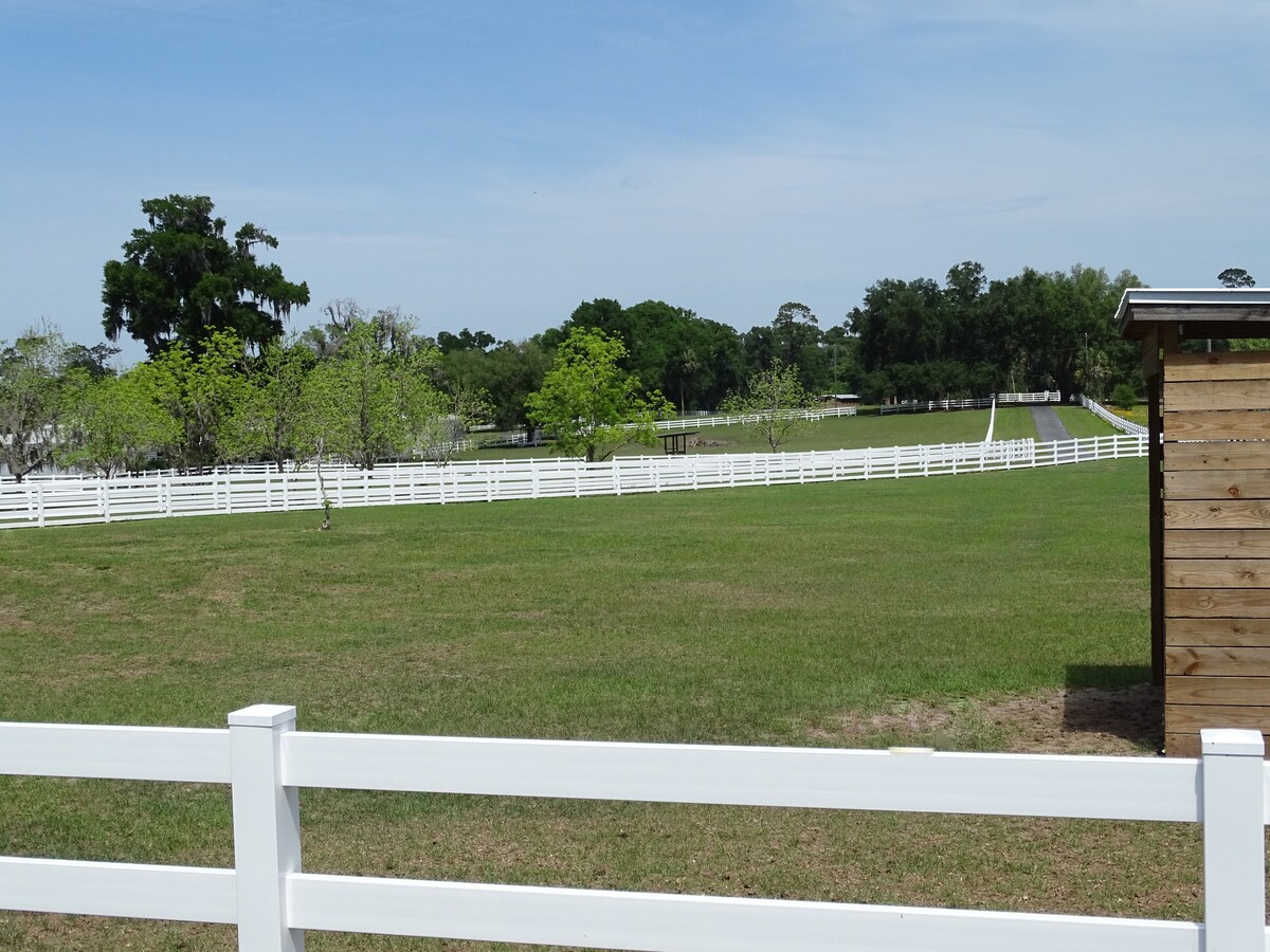 GREEN ACRES FARM  barn apartment