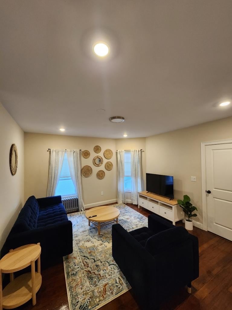 Spacious Apt - Newly Renovated - Private Parking!