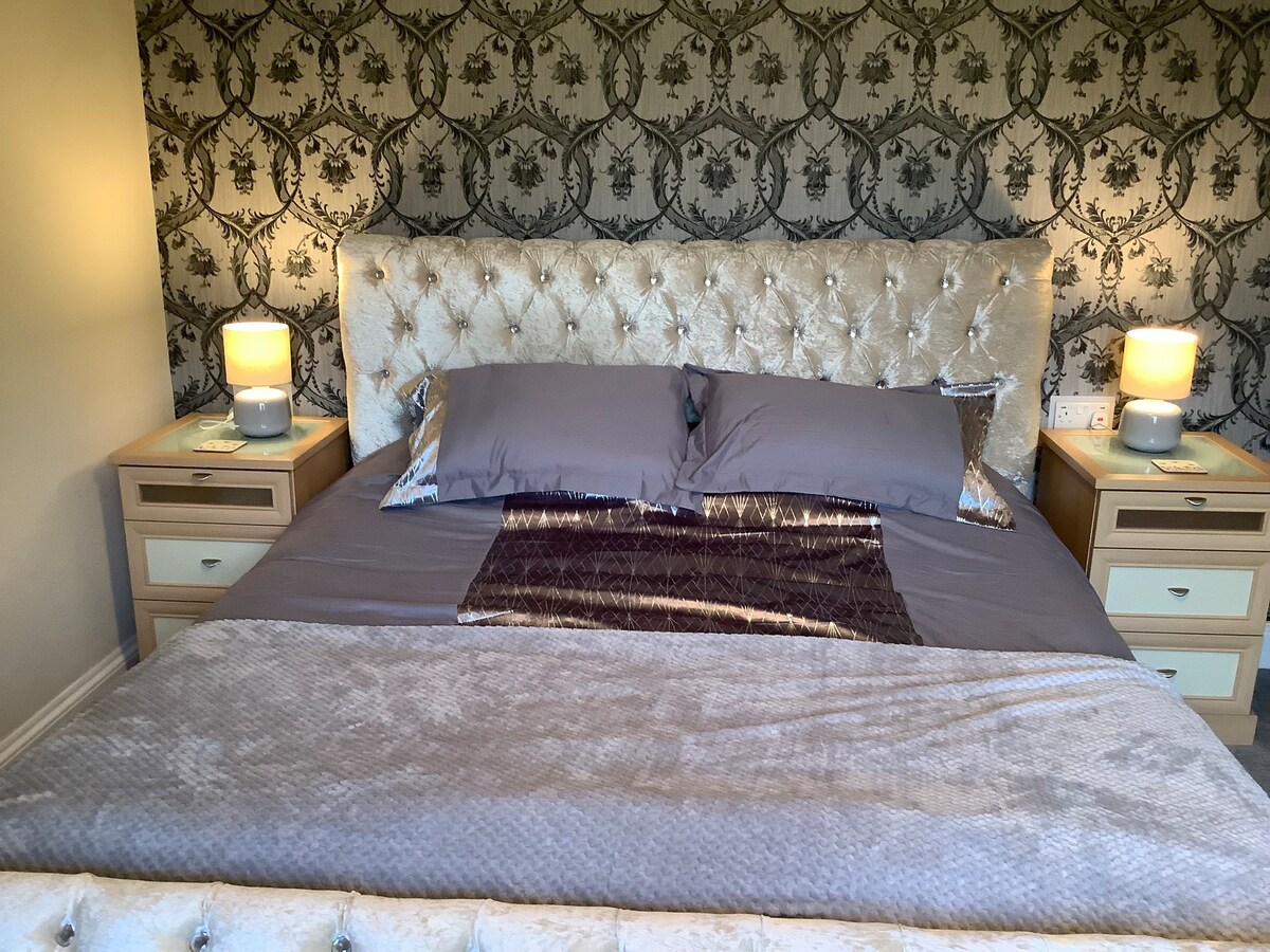 Tatson Farmhouse B&B S/king bed en-suite