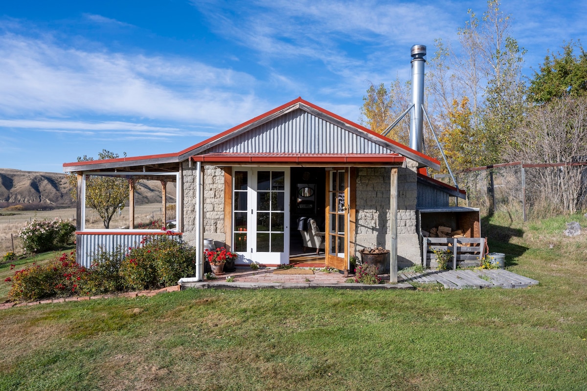 Coombes Cottage, St Bathans