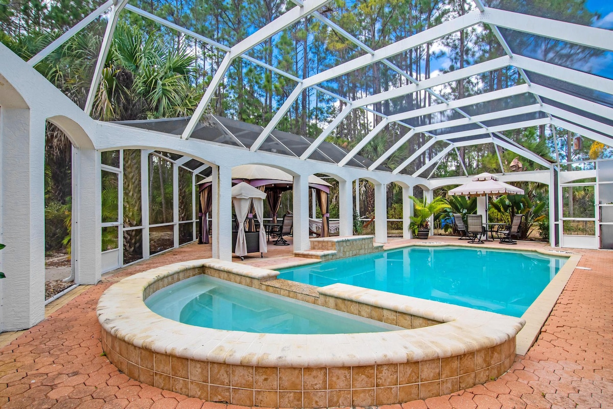 Palm Oasis: Heated pool