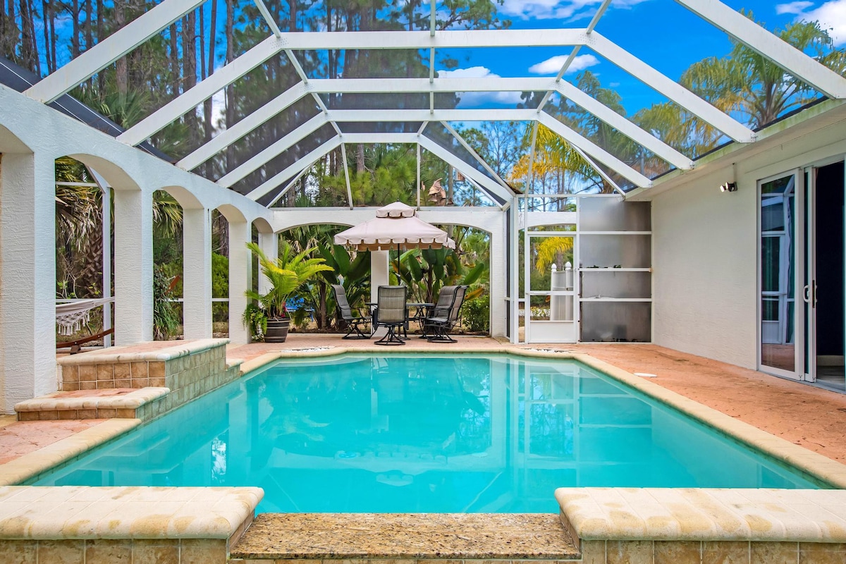 Palm Oasis: Heated pool