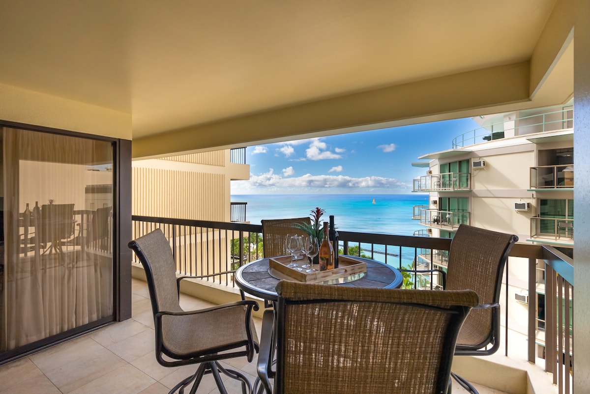 Steps to Waikiki Beach-Ocean View-Free Parking