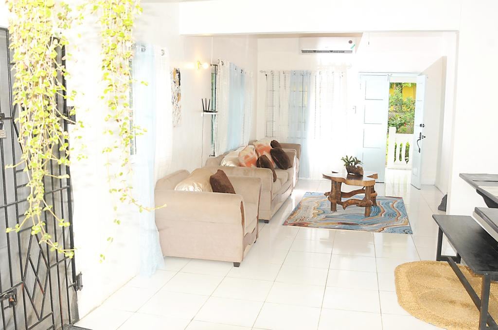 Da Villa Lesmore 4 bedroom/wi-fi/cable tv