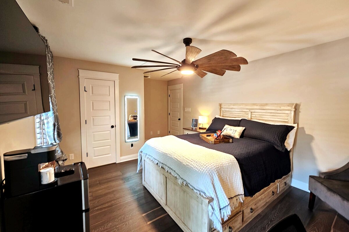 Luxurious Bedroom | James River Oasis | Pool | Gym