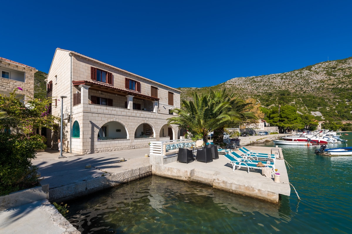 Adria House Dubrovnik海滨别墅