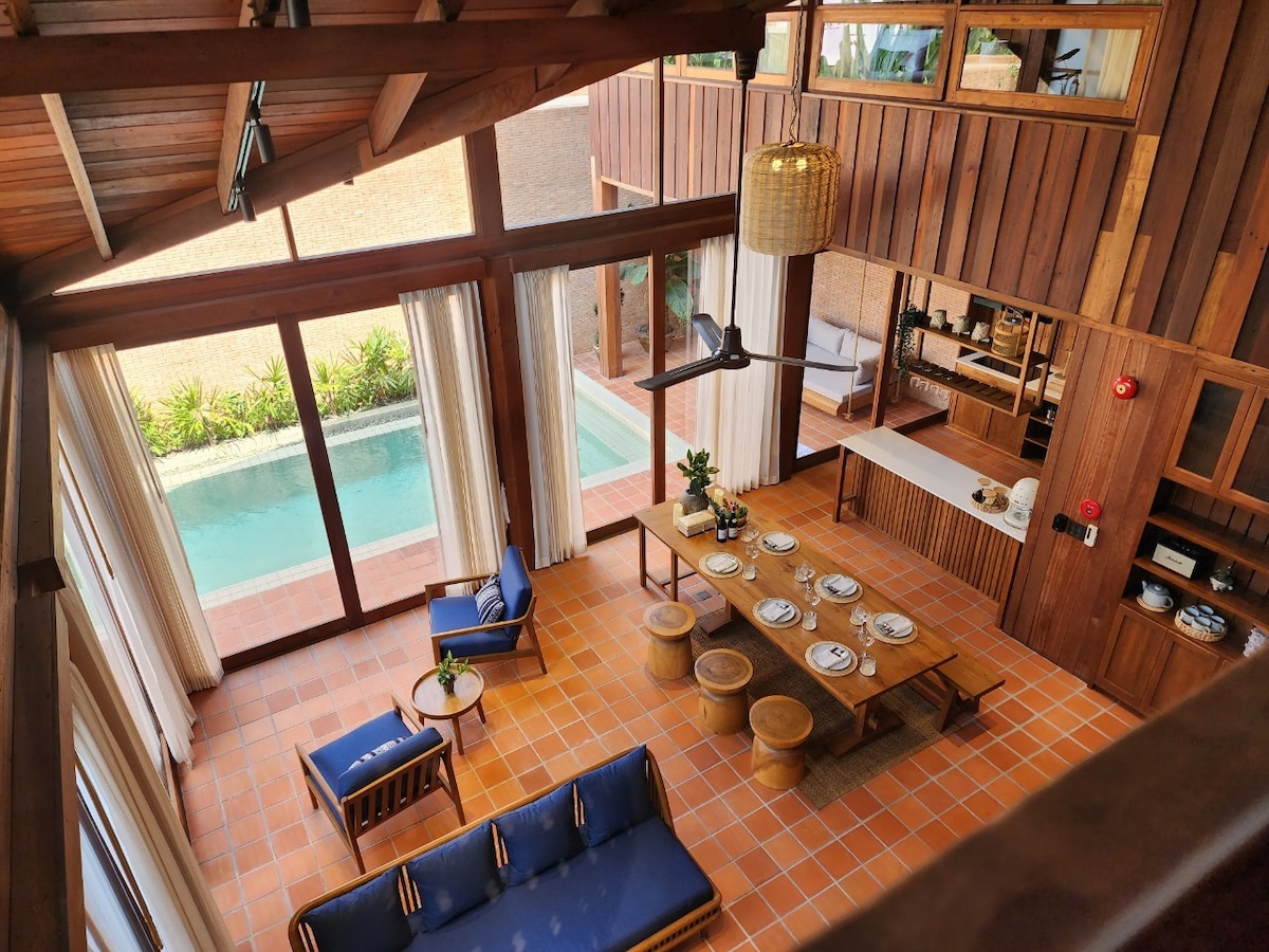 Teak Wood Heritage Pool Villa - The Brick